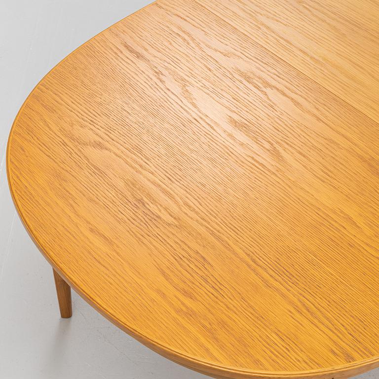 Carl Malmsten, a 'Herrgården' dining table, Bodafors. second half of the 20th century.