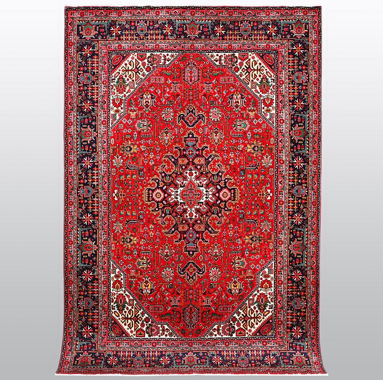 Matta, Täbris, ca 296 x 196 cm.