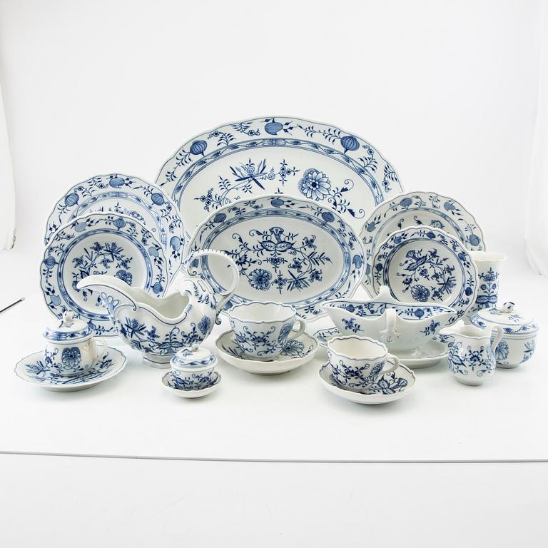 Servis 139 dlr porslin "Lökmönstret" Meissen Tyskland 1900-tal.