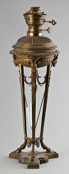 FOTOGENLAMPA, mässing, empirstil, troligen Tyskland, omkring 1900.