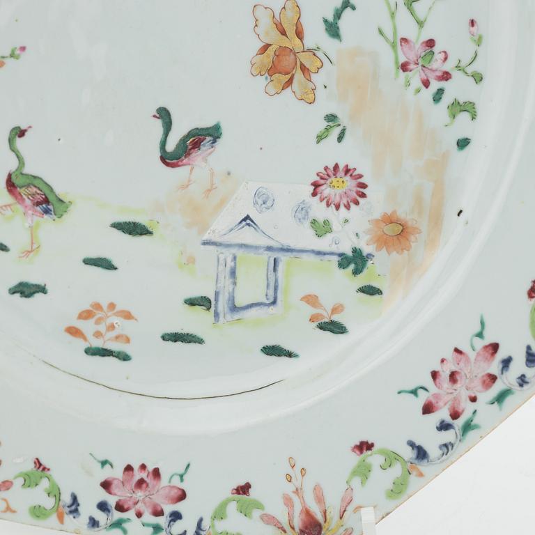 A famille rose dish, Qing dynasty, Qianlong (1736-95).
