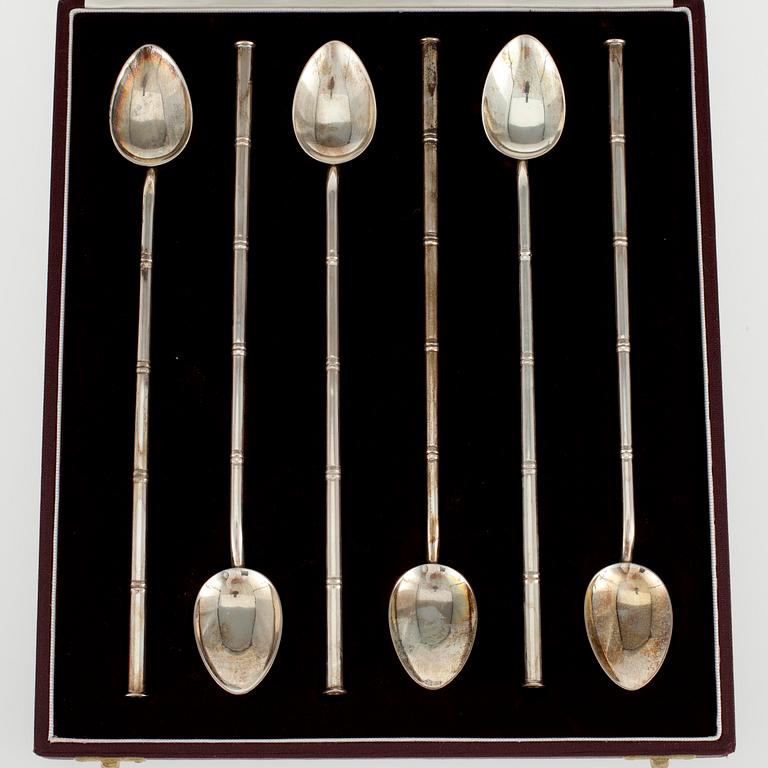 COCKTAILSKEDAR MED SUGRÖR, sterling hopeaa, stämplad A PLC. 1950-60-tal. Aspray London. Originaletui.