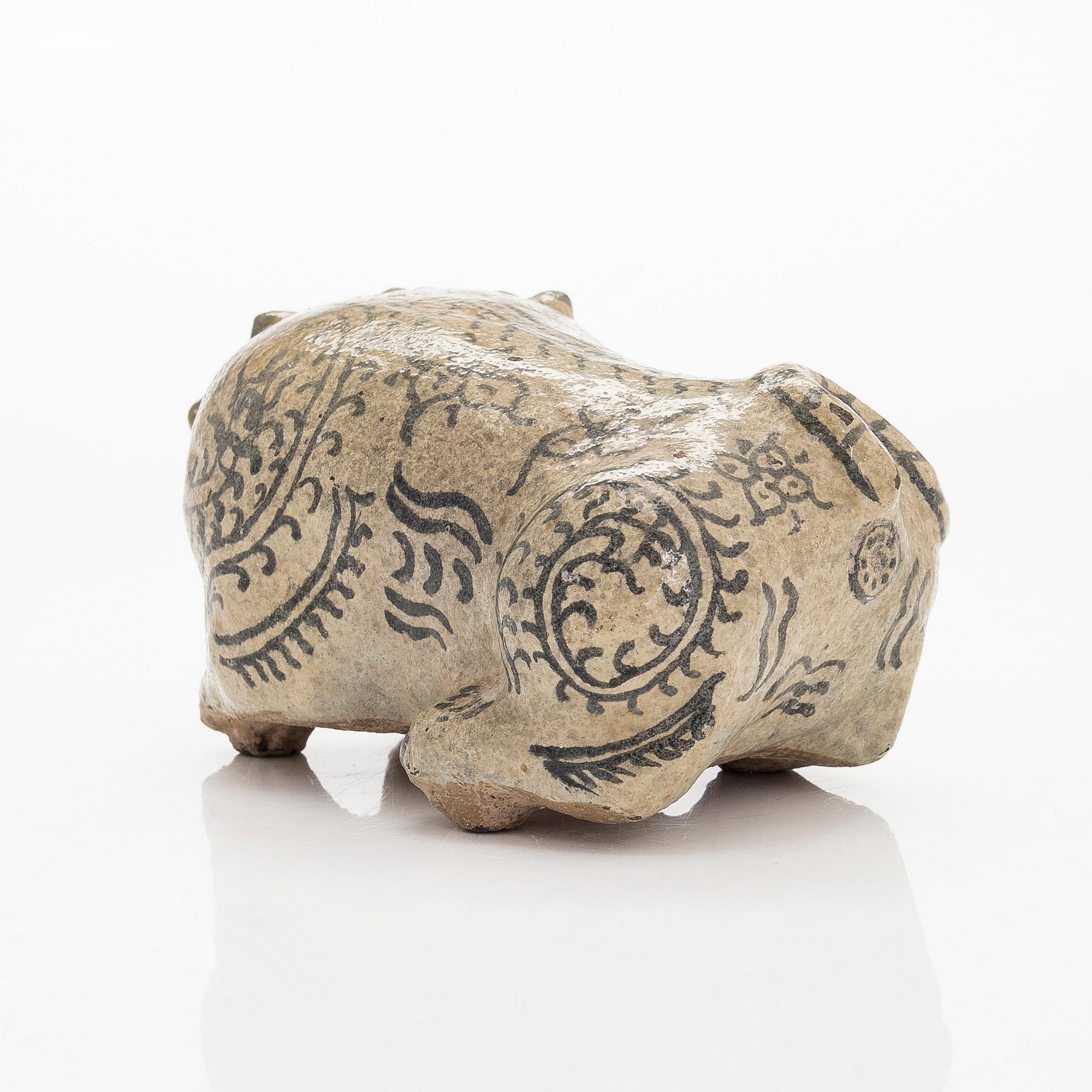 Eläinfiguuriini, keramiikka, mahdollisesti Sawankhalok, Thaimaa 15/1600-luku.