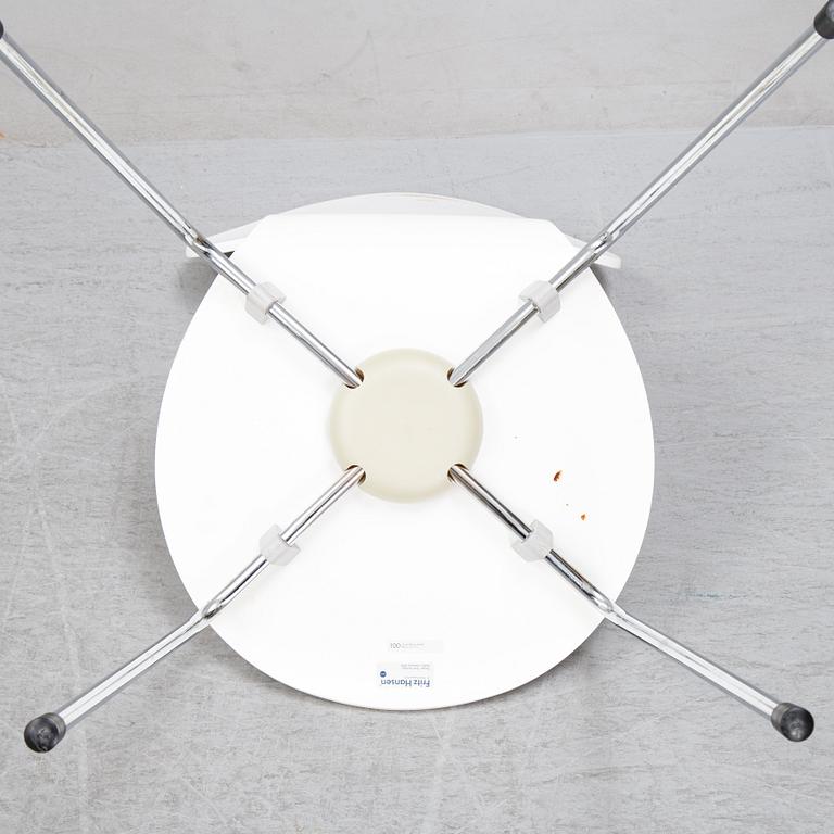 Arne Jacobsen, stolar, 4 st, "Myran", Fritz Hansen, 2000-2003.