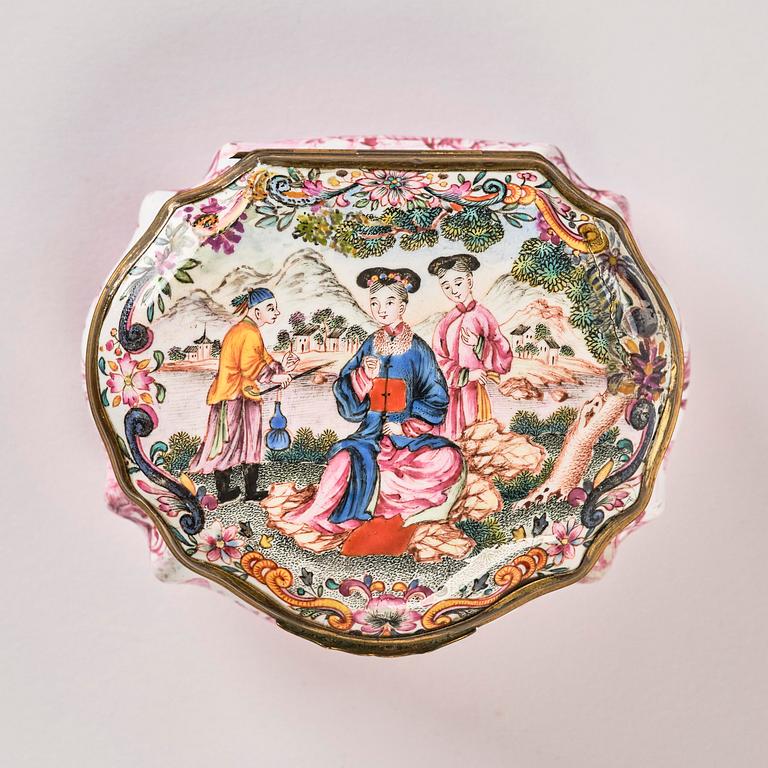 An enamel box with cover, Qing dynasty, 18th century.