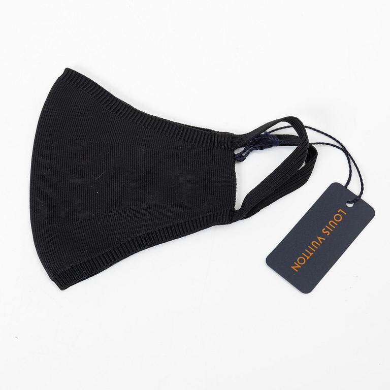 Louis Vuitton, face masks 3 pcs, with accessories and scarf.