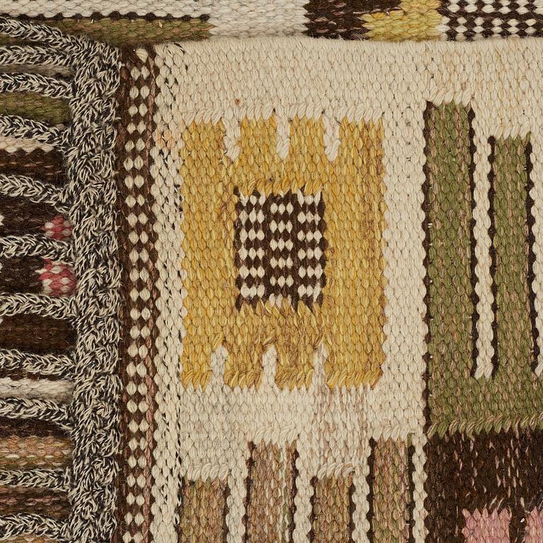 Märta Måås-Fjetterström, MATTO, "Nyponblomman", flat weave, ca 269,5 x 199,5 cm, signed AB MMF.