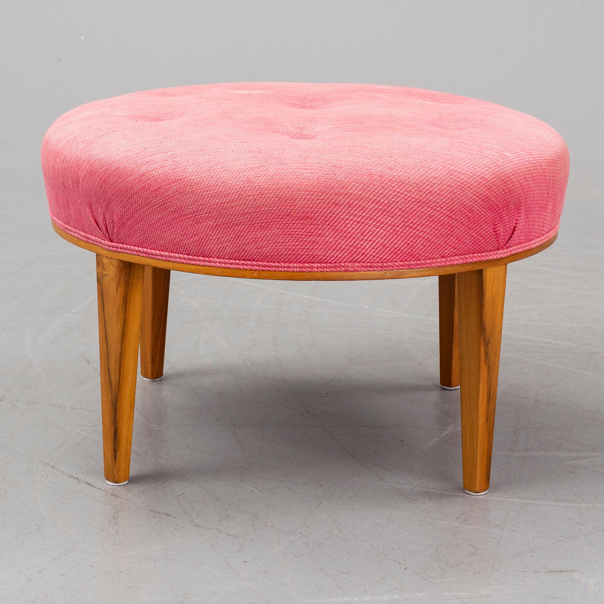 JOSEF FRANK, fotpall, modell 647, Firma Svenskt Tenn.