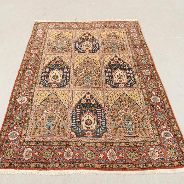 Carpet Oriental semi-antique approx. 205x140 cm.