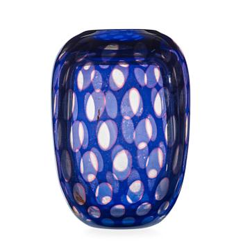 72. Edward Hald, a 'slipgraal' glass vase, Orrefors, Sweden 1948.