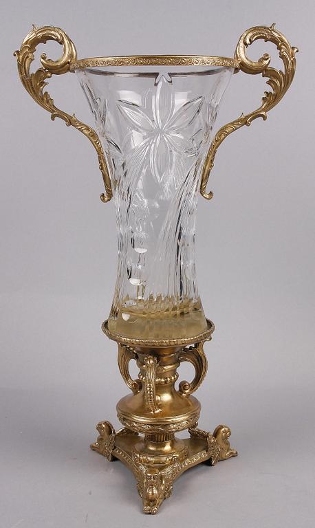 PRAKTVAS, glas och mässing, 2000-tal.