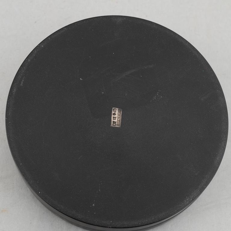 Coasters, 8 st, isolit med silverinläggningar, 1937-53.