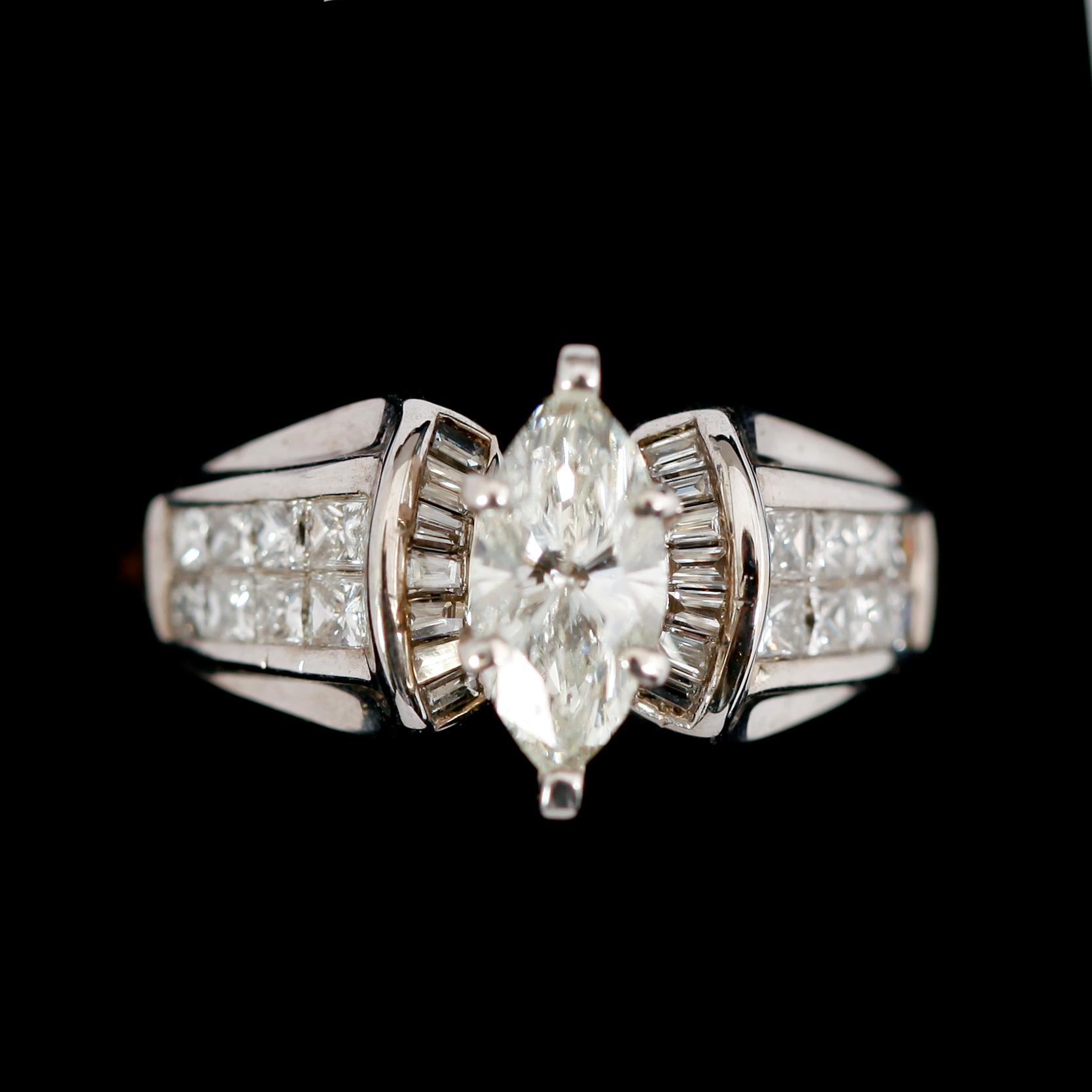 RING, 14 k vitguld, diamanter tot ca 2.0 ct.