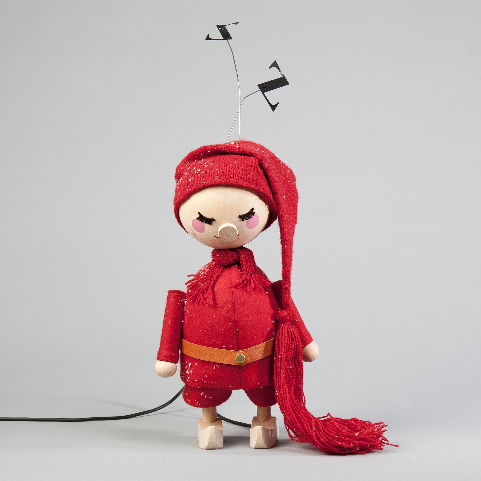 NISSE SNARK MED GRAN, NK 2014, JoAnn Tan Studio.