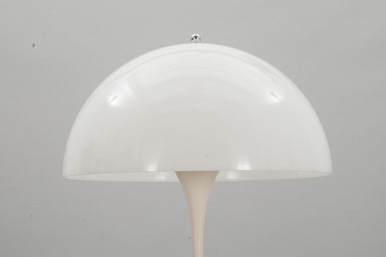 GOLVLAMPA, "Pantella", Verner Panton. 1900-talets andra hälft.