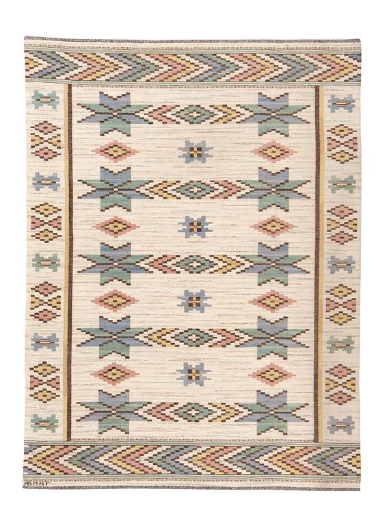 Märta Måås-Fjetterström, matta, "Vit botten", rölakan, ca 296,5 x 220,5-222,5 cm, signerad AB MMF.