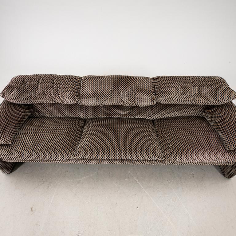 Vico Magistretti, a 'Maralunga' sofa from Cassina, Italy, late 20th Century.