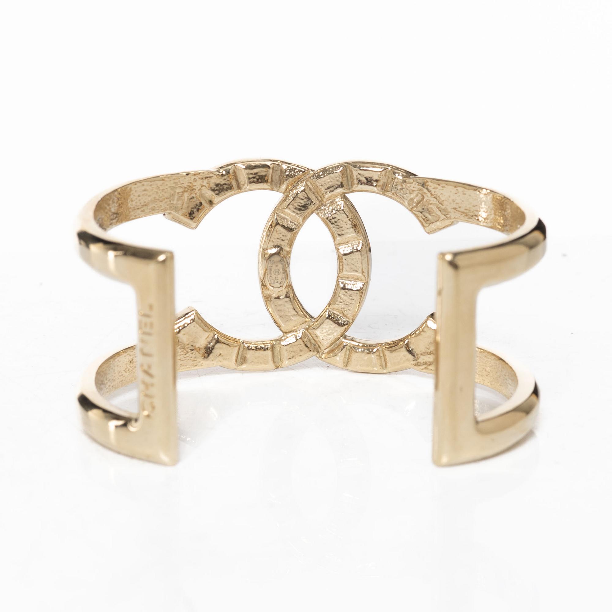 Chanel, arm ring, 2017.