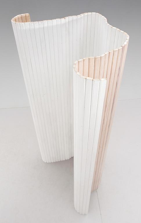 VIKSKÄRM, modellnr 100, Alvar Aalto, Artek, Finland.