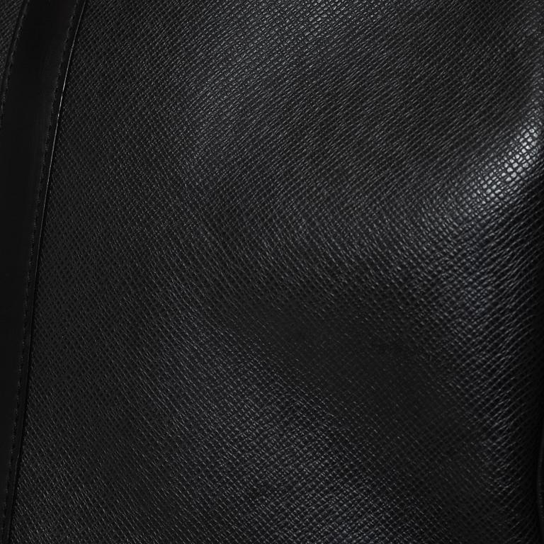 Louis Vuitton, weekendväska, "Taiga Kendall PM".