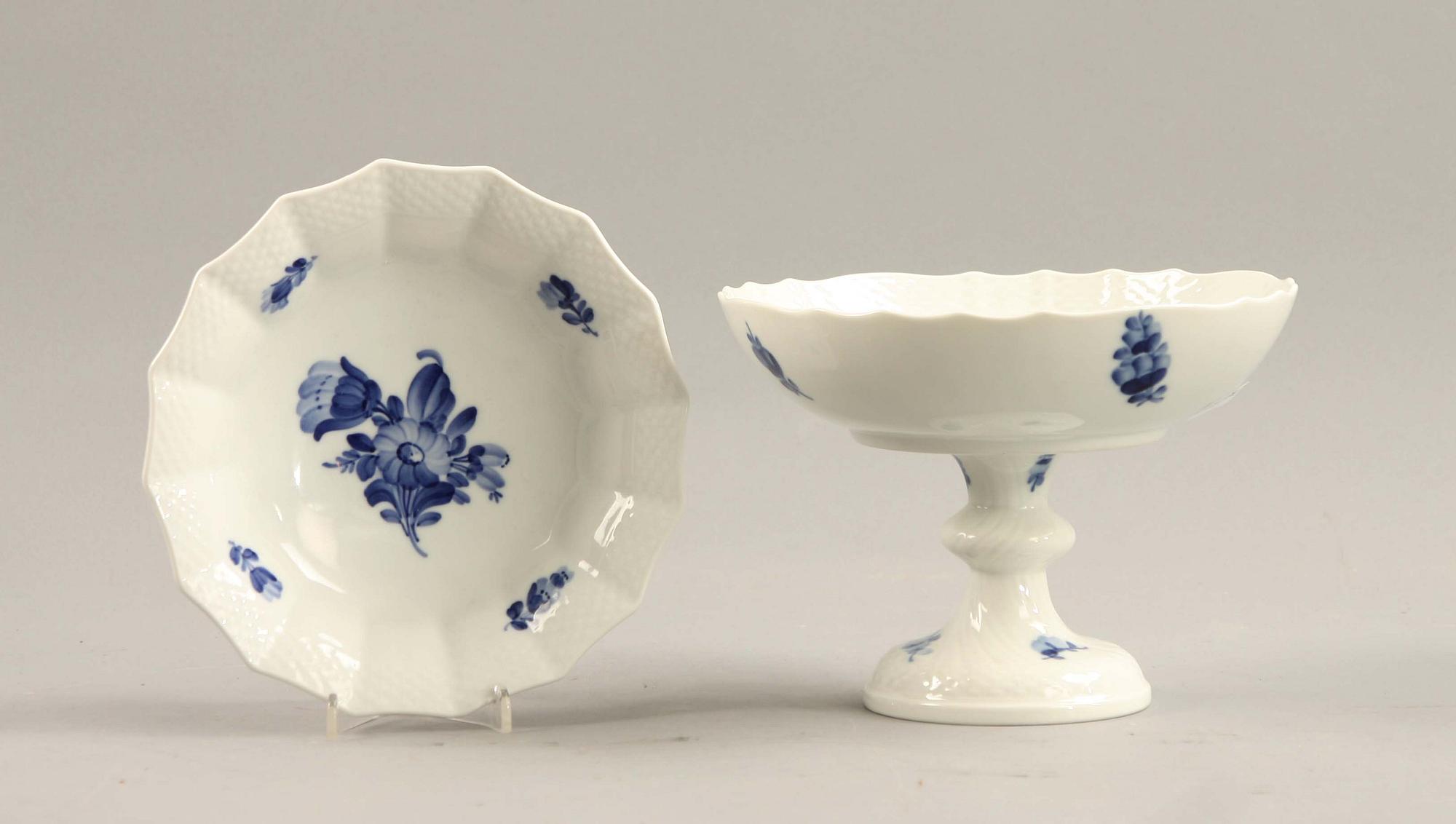 PARTI PORSLIN, 4 delar, "Blå blomst", Royal Copenhagen.