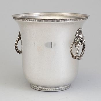 A silverplated champagnecooler, 20th century.