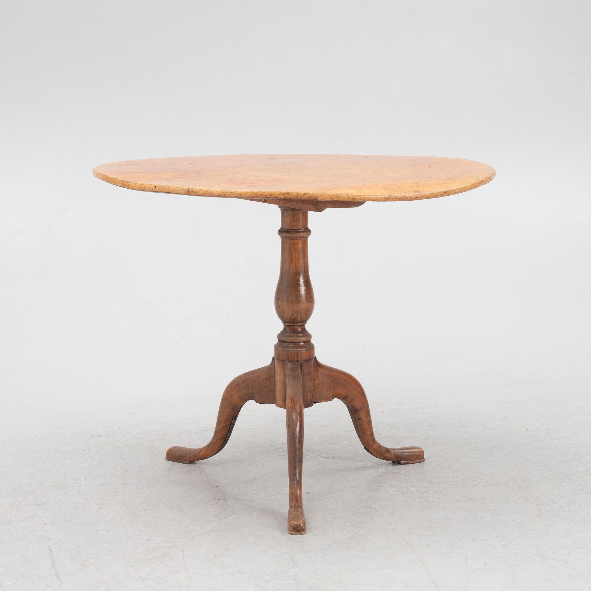 A tilt-top table by Jacob Sjöin ( Köping and Kungsör 1767-1785).