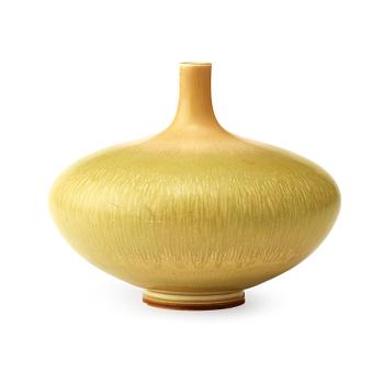 203. A Berndt Friberg stoneware vase, Gustavsberg studio, Sweden 1968.