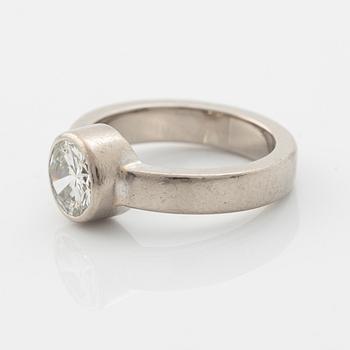 Ring, vitguld med briljantslipad diamant 1,56 ct.