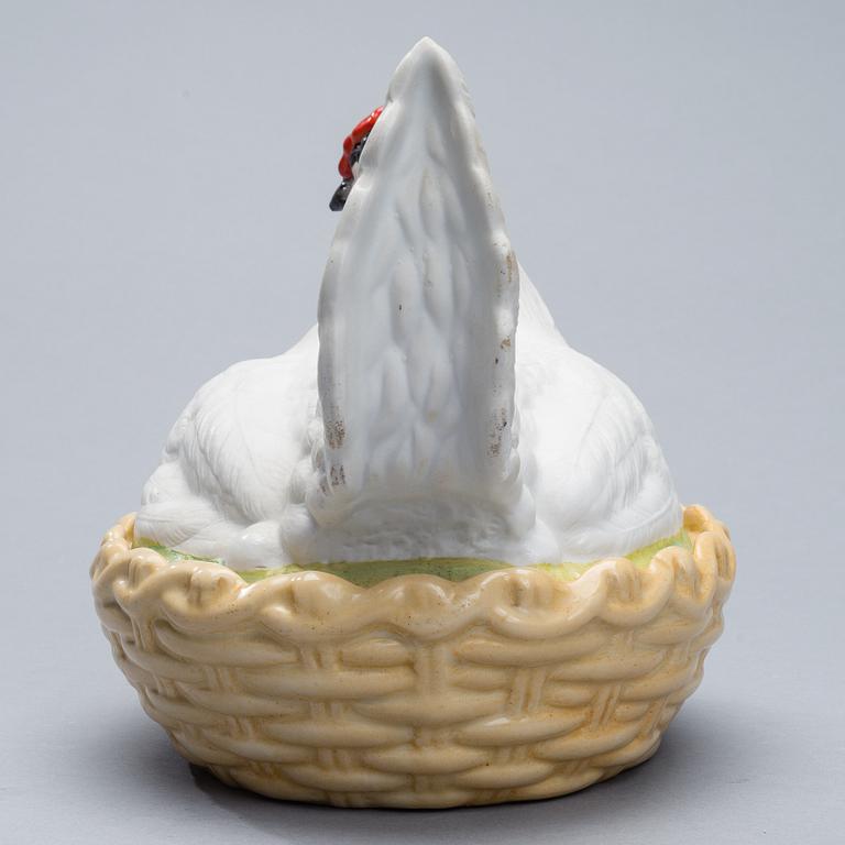 ÄGGÖMMA, porslin, 1900-talets början.