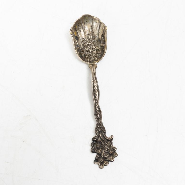 Silver, 9 delar, bl a stämplat Robert Pringle & Sons, London 1903.