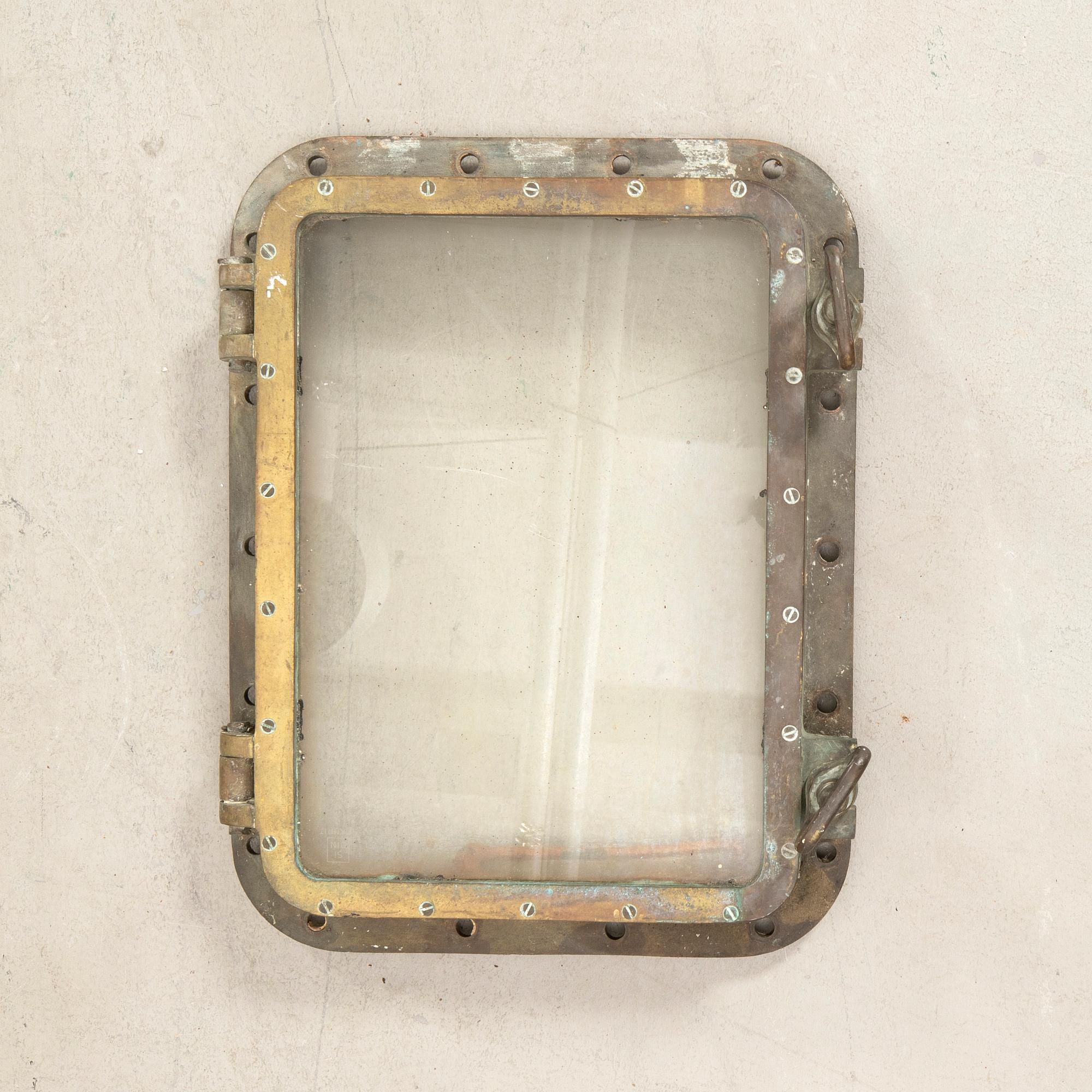 Ventil / fartygsfönster, 1900-talets första hälft.