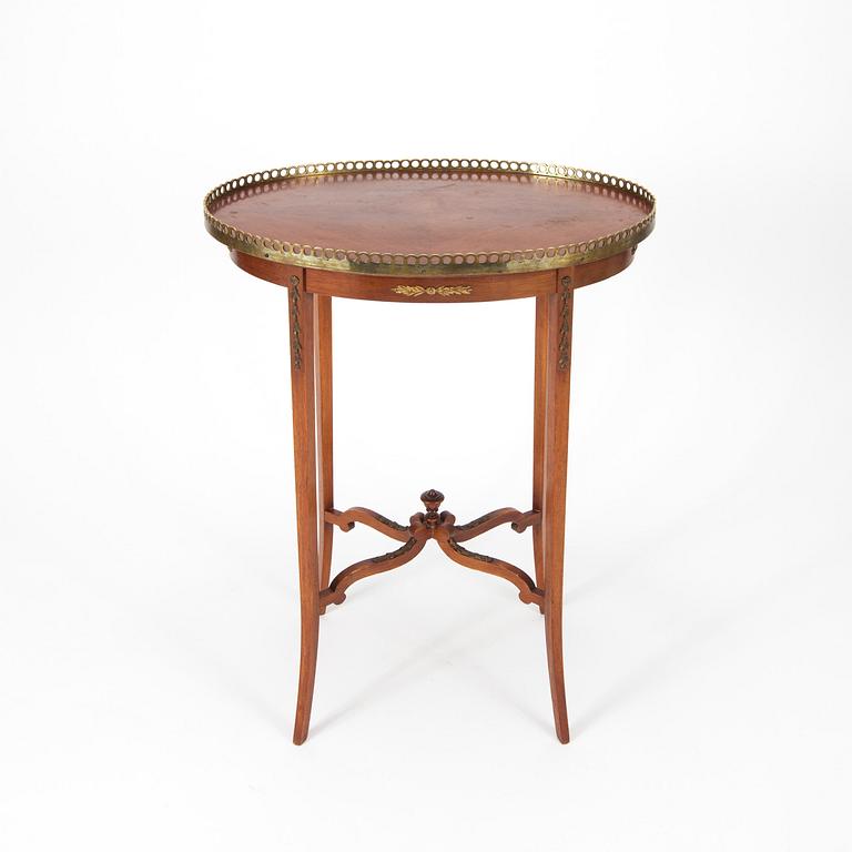 SIDOBORD, 1900-talets första hälft.