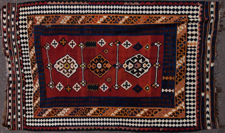 MATTA, Kelim. Ca 280x170 cm.