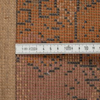 A Paul Klee rug, Florentinisches villenviertel”. Machine made pile. 202 x 141 cm. After a work of Art by Paul Klee from.