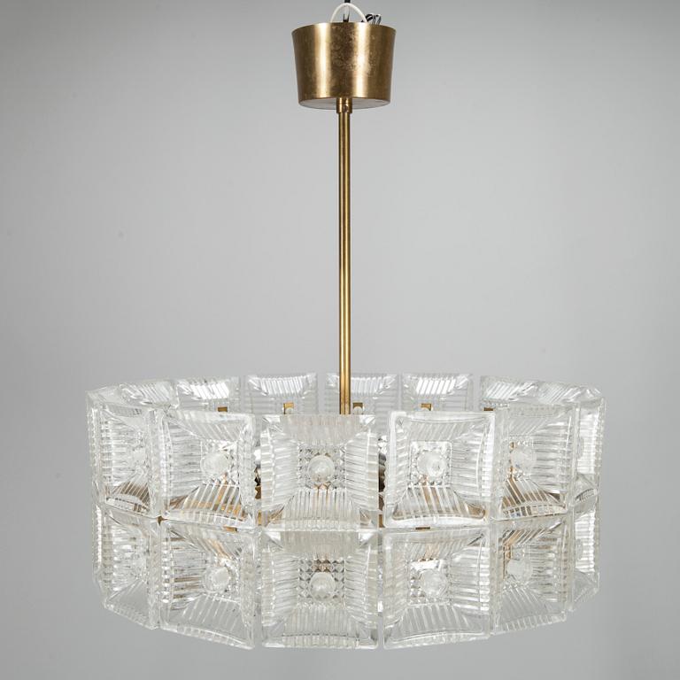 TAKLAMPA, Carl Fagerlund, Orrefors, 1900-talets andra hälft. Höjd 46 cm.