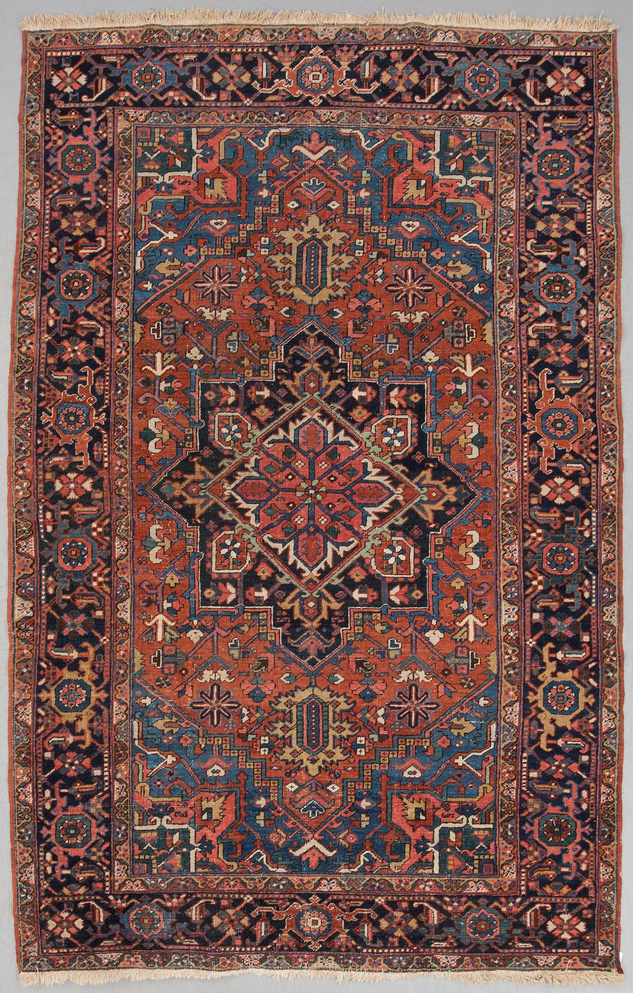 MATTA, semiantik, Heris. Ca 303 x 195 cm.