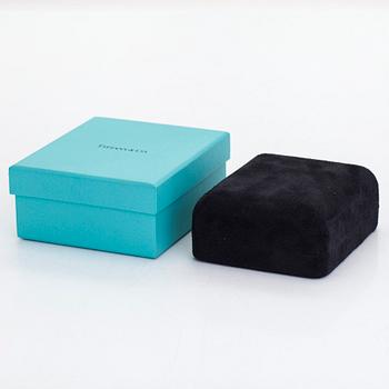 Tiffany & Co, kaulakoru, risti, platinaa ja timantteja, yht. noin 0.66 ct.