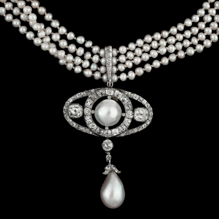 COLLIER, 4-radigt, orientaliska pärlor med HÄNGE/BROSCH, gammalslipade diamanter tot. ca 3.80 ct och pärlor.