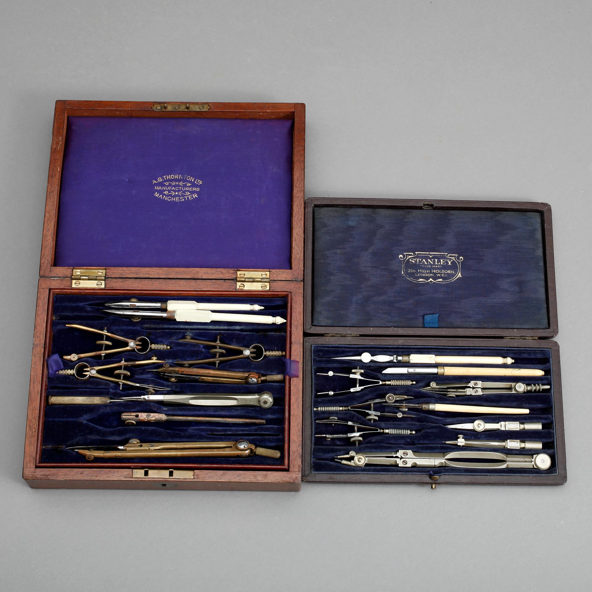 SKRIN, 2 st med geometriska instrument, bl a England, omkring år 1900.