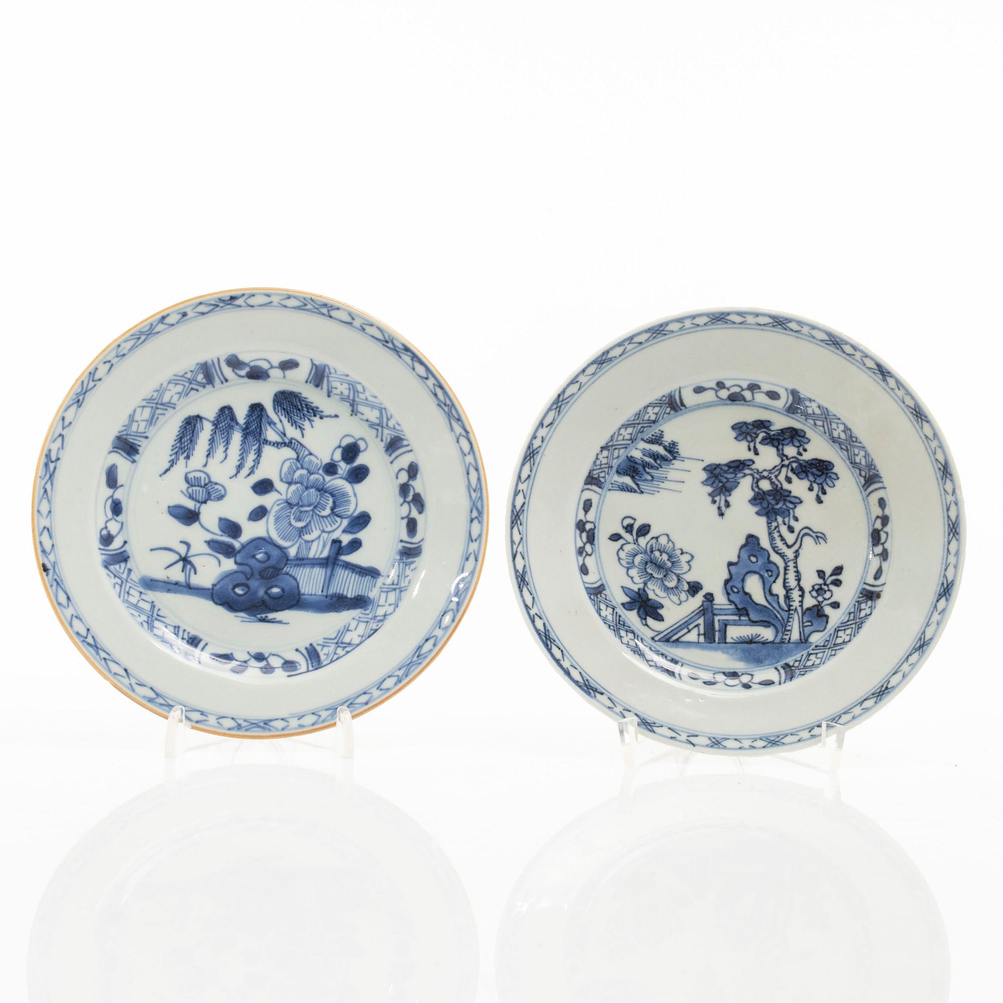 A group of six Chinese blue and white dishes, Qing dynasty, 18th and 19th century.