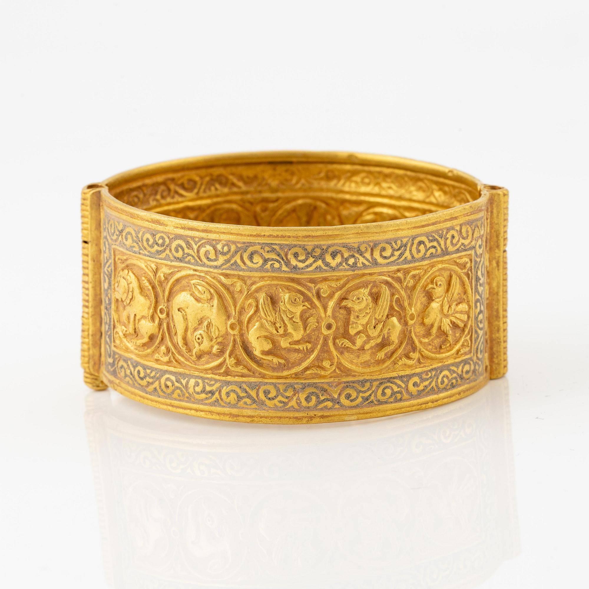 Armring, guld, möjligen Bysantinsk.