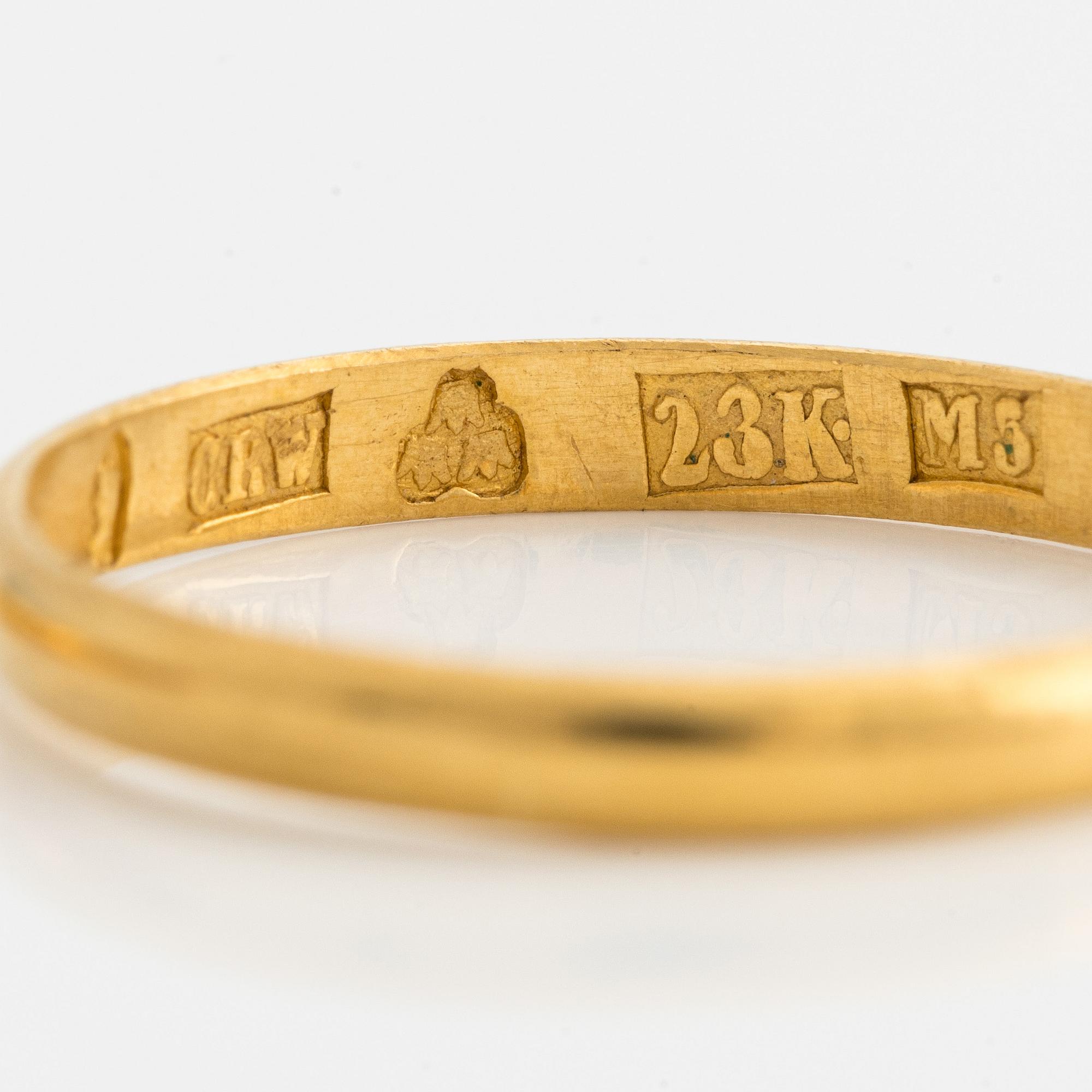 Ringar, 3 st, släta, 23K guld.