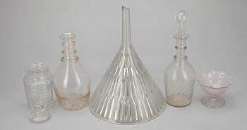 PARTI GLAS, 19 delar, bl.a. Karhula och Notsjö, Finland, 1800-tal samt sekelskiftet 1800/1900.