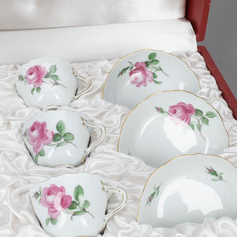 KAFFEKOPPAR MED FAT, porslin, Meissen, 1900-tal.