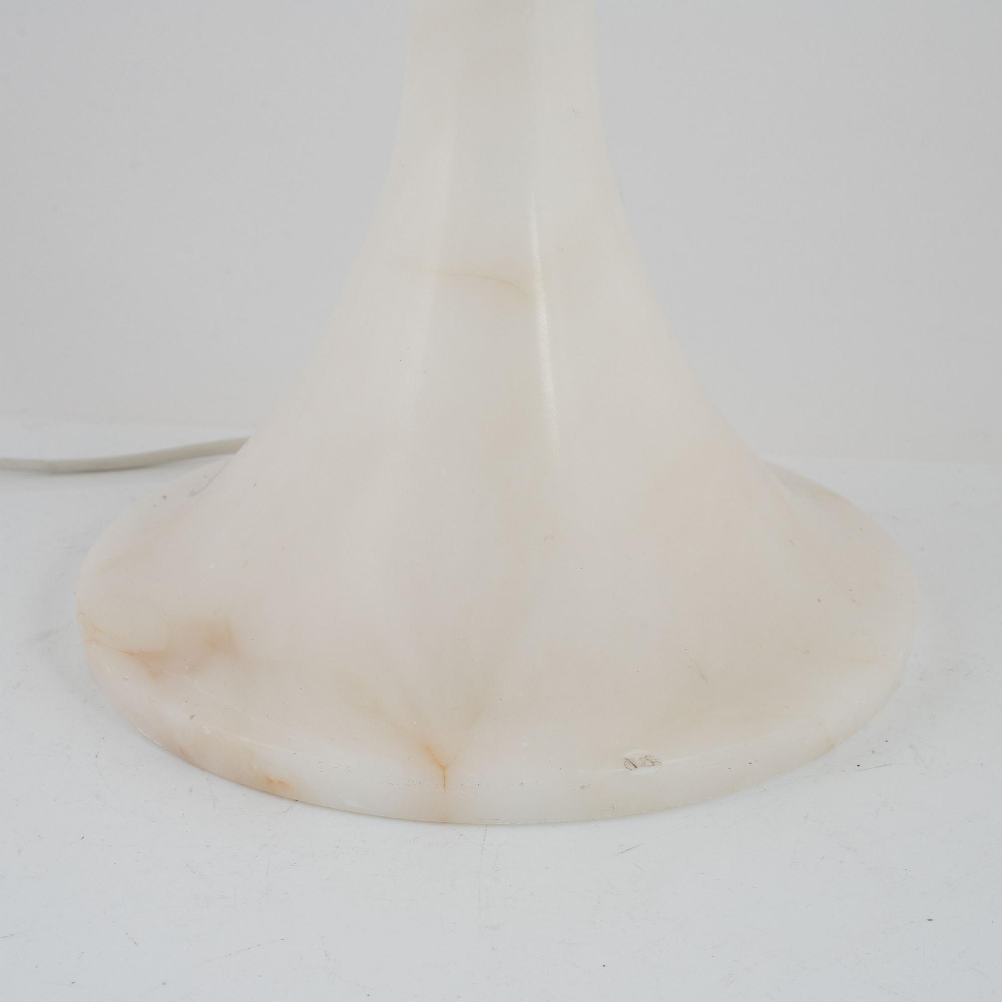 Bordslampor, ett par, alabaster, 1900-tales andra hälft.