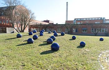 ULLA & GUSTAV KRAITZ, klot, 3 st, delar av verket "Kontrapunkt", Fogdarp, Förslövsholm.