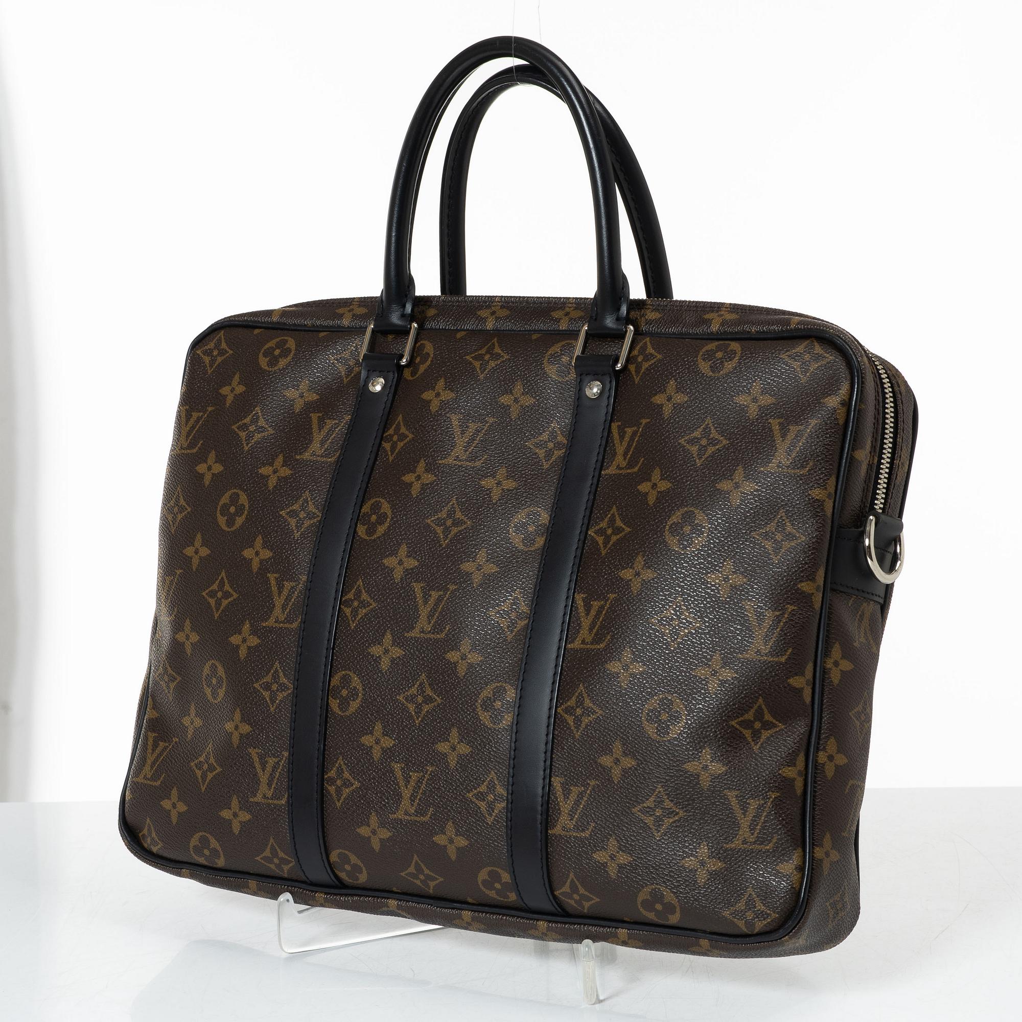 Louis Vuitton, "Travel Document Holder PM", 2018.