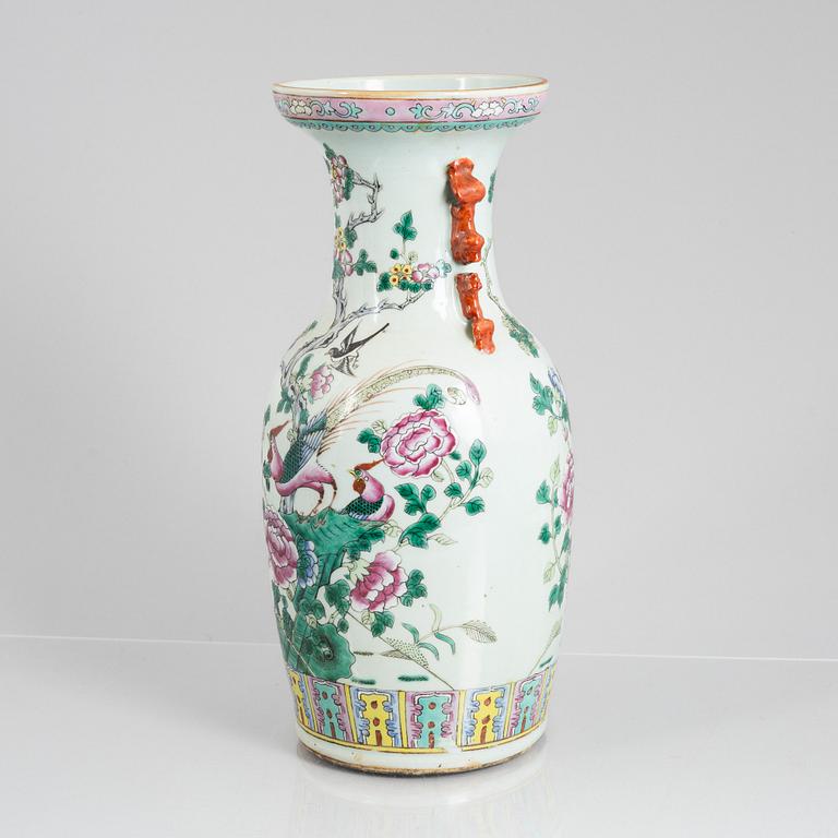 A Famille Rose vase, China, late Qing dynasty.