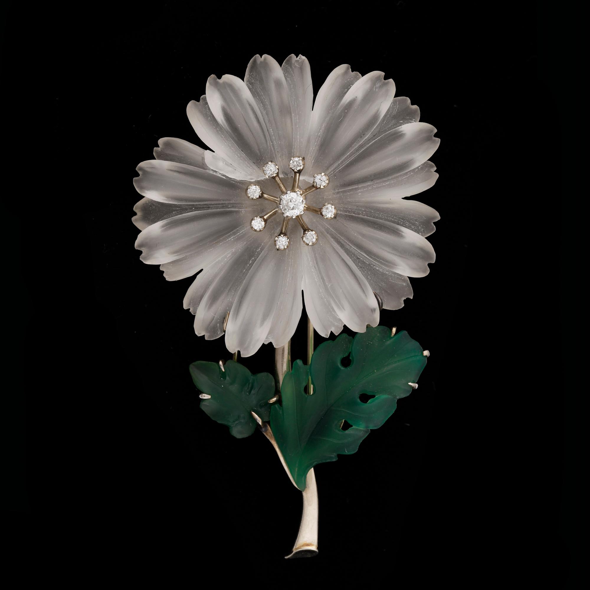 BROSCH, 18k guld med diamanter tot ca0,32ct, bergkristall och kalcedon.